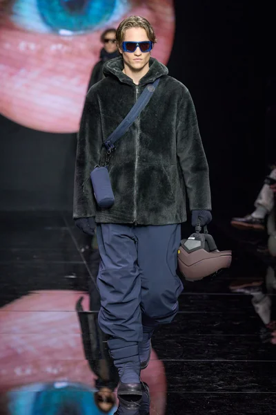 Look 63